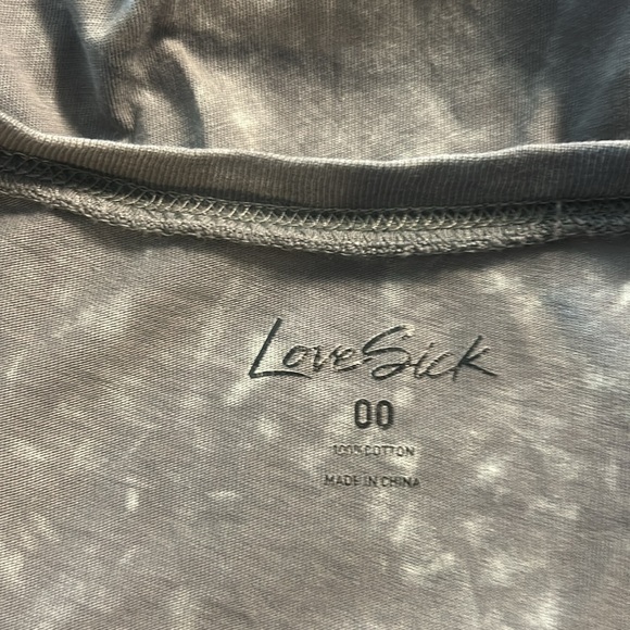 Torrid LoveSick Front Slash Tank EUC - Picture 5 of 6